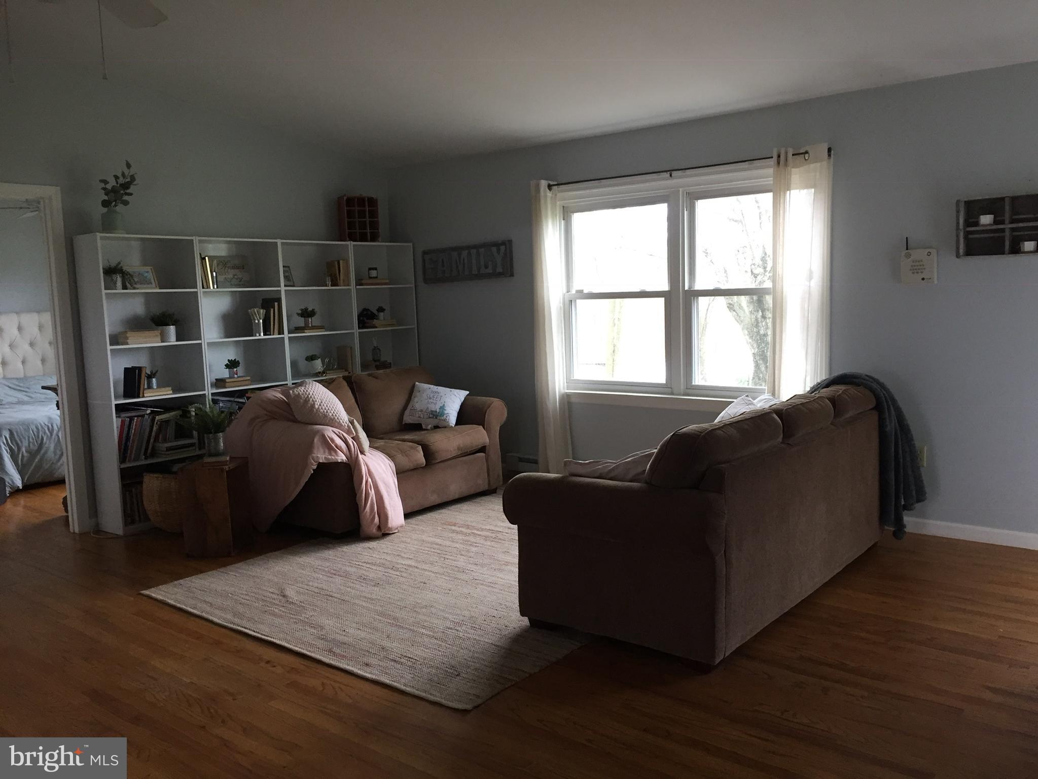 2327 Meadow View Road Manheim, PA 17545 - Photo 8 of 35