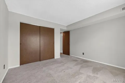 $249,900 | 564 Sarah Lane, Unit 104, St. Louis, MO 63141