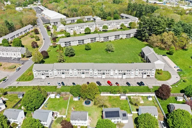 $340,000 | 94 Tennis Plaza Road, Unit 10, Dracut, MA 01826