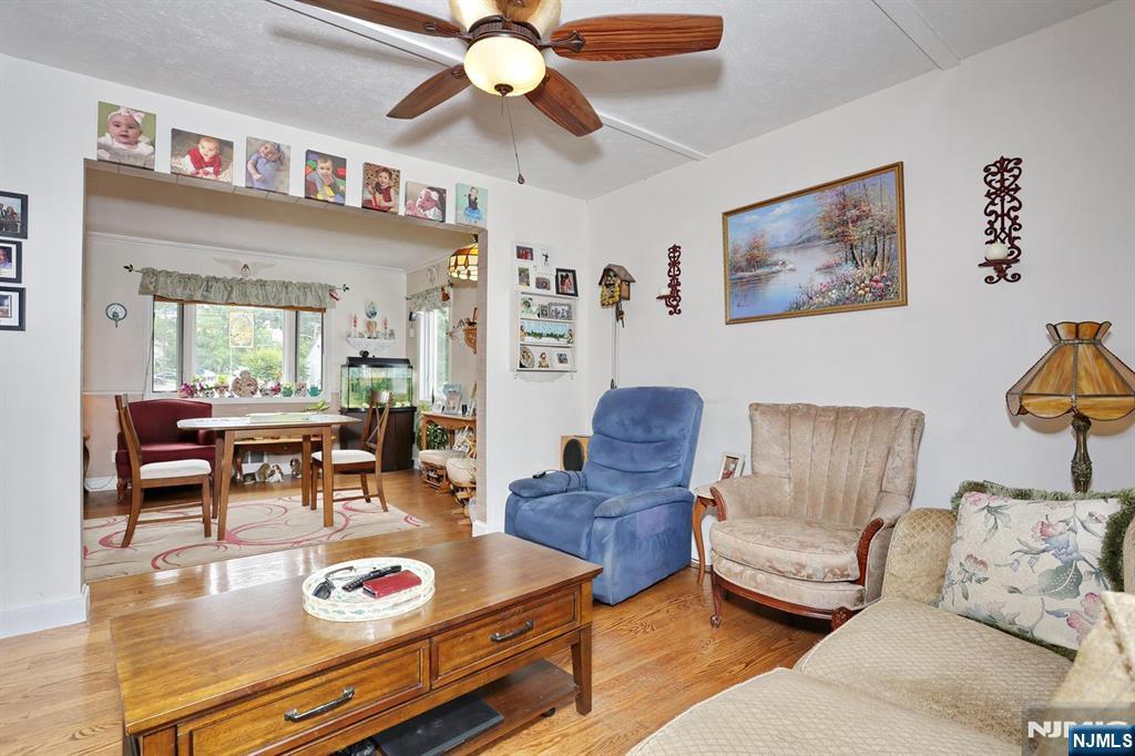 393 New Bridge Road Bergenfield, NJ 07621 - Photo 7 of 37