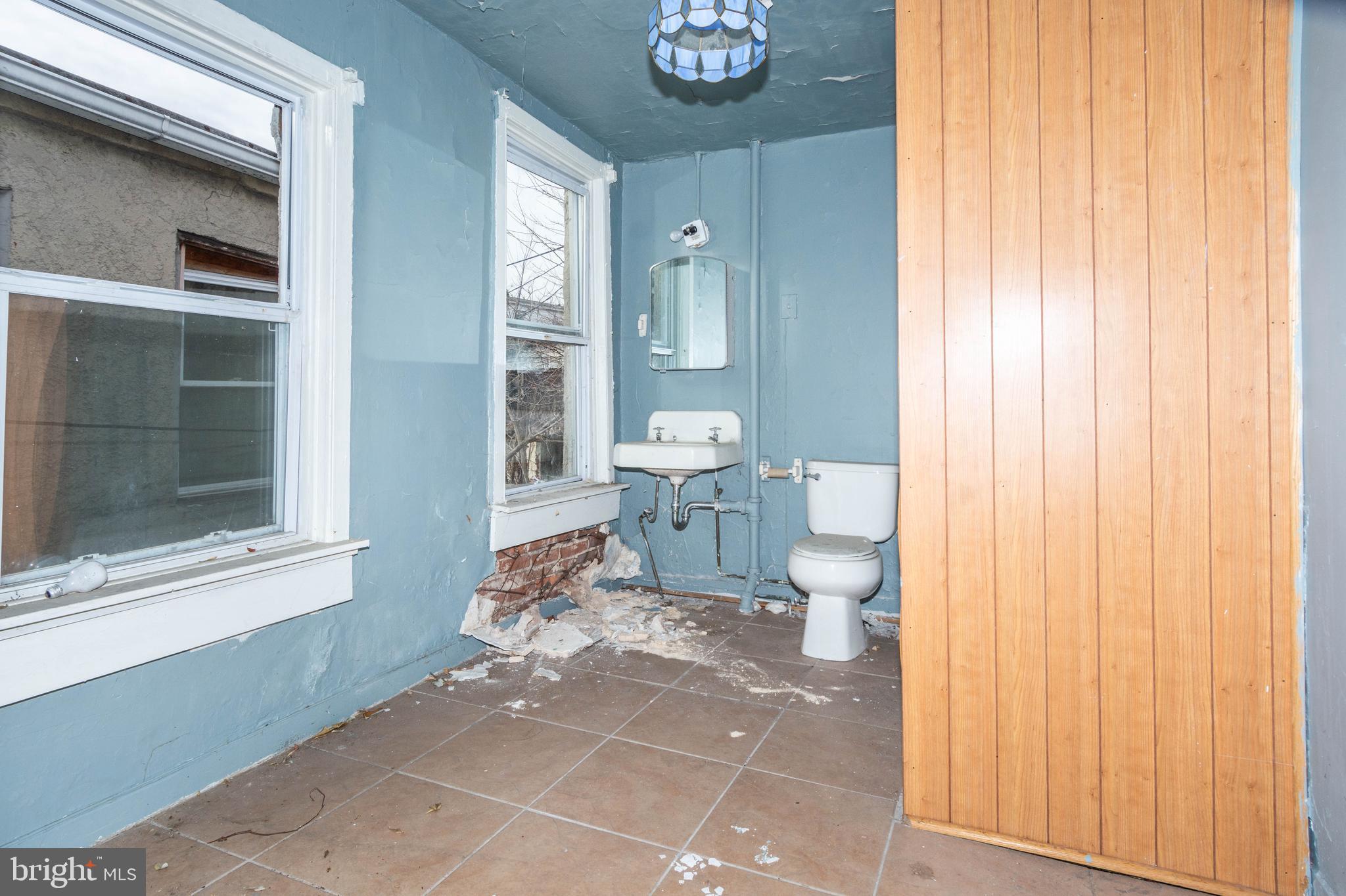 1218 North Spring Street Baltimore, MD 21213 - Photo 9 of 10