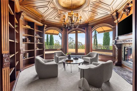 a view of a garden with patio