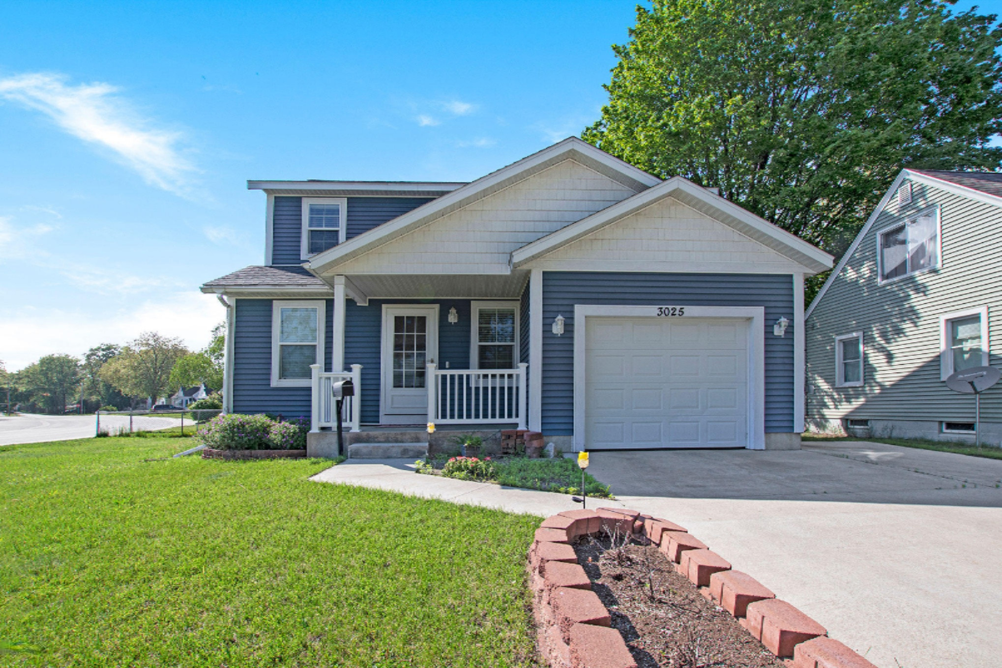 3025 Dawes Road Muskegon, MI 49441 - Photo 2 of 32 IMG_7424