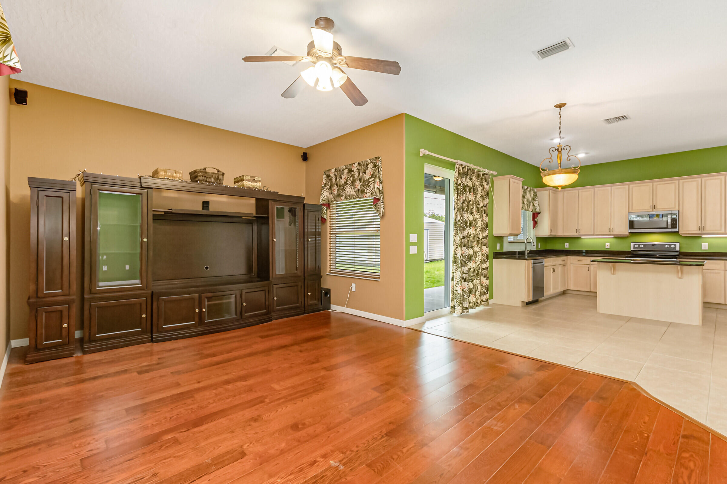 2501 Reed Avenue Melbourne, FL 32901 - Photo 9 of 78 29_2501Reed219_mls