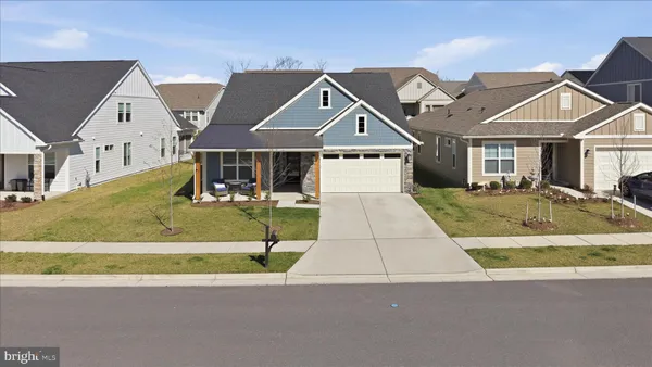 $604,900 | 123 Cowbird St Lake, White Post, VA 22663