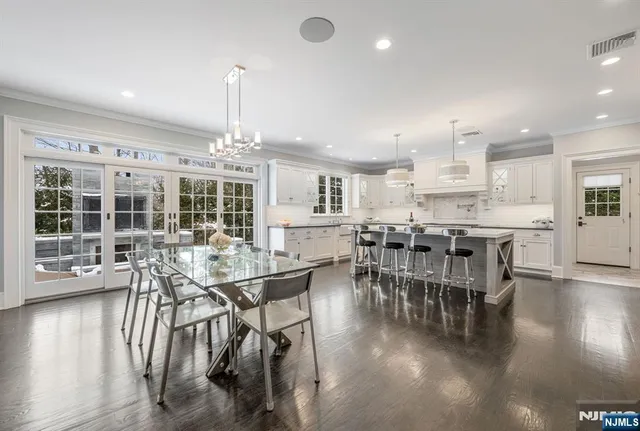 $2,395,000 | 11 Aldbury Drive, Upper Saddle River, NJ 07458