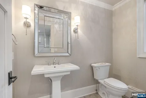 $2,395,000 | 11 Aldbury Drive, Upper Saddle River, NJ 07458