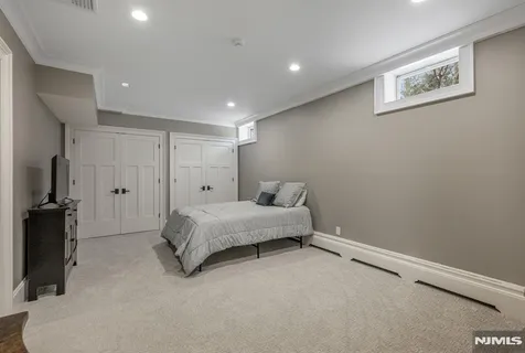 $2,395,000 | 11 Aldbury Drive, Upper Saddle River, NJ 07458