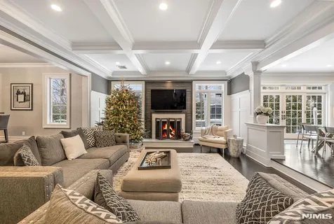 $2,395,000 | 11 Aldbury Drive, Upper Saddle River, NJ 07458