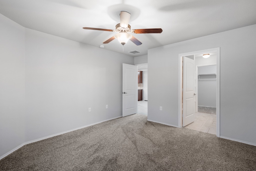 7204 Outfitter Drive Austin, TX 78744 - Photo 13 of 33