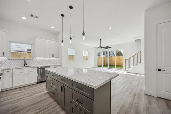 $2,300 | 6644 Lozier Street, Houston, TX 77021