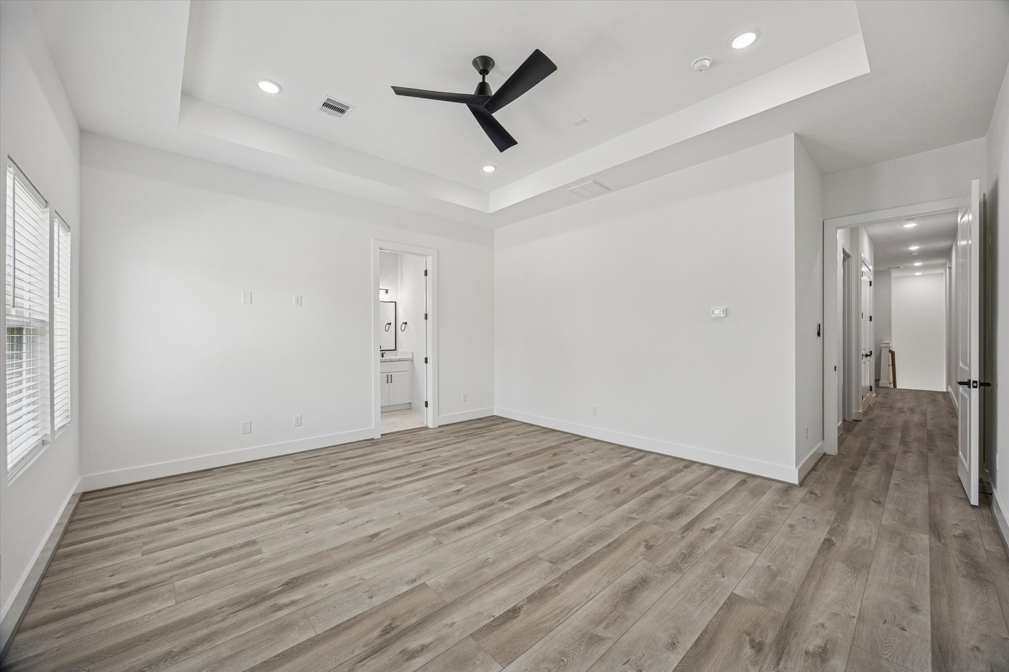 6644 Lozier Street Houston, TX 77021 - Photo 16 of 33 Primary Bedroom