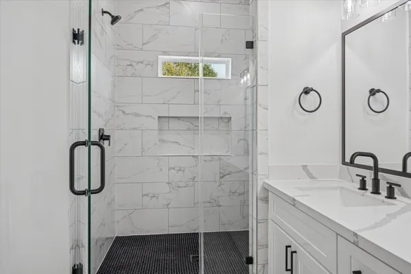 $2,500 | 6644 Lozier Street, Houston, TX 77021