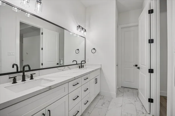 $2,300 | 6644 Lozier Street, Houston, TX 77021