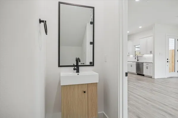 $2,500 | 6644 Lozier Street, Houston, TX 77021