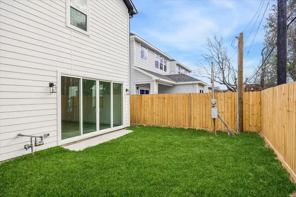 $2,300 | 6644 Lozier Street, Houston, TX 77021