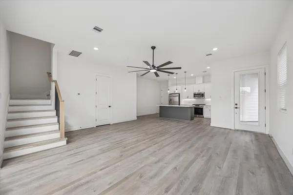 $2,500 | 6644 Lozier Street, Houston, TX 77021