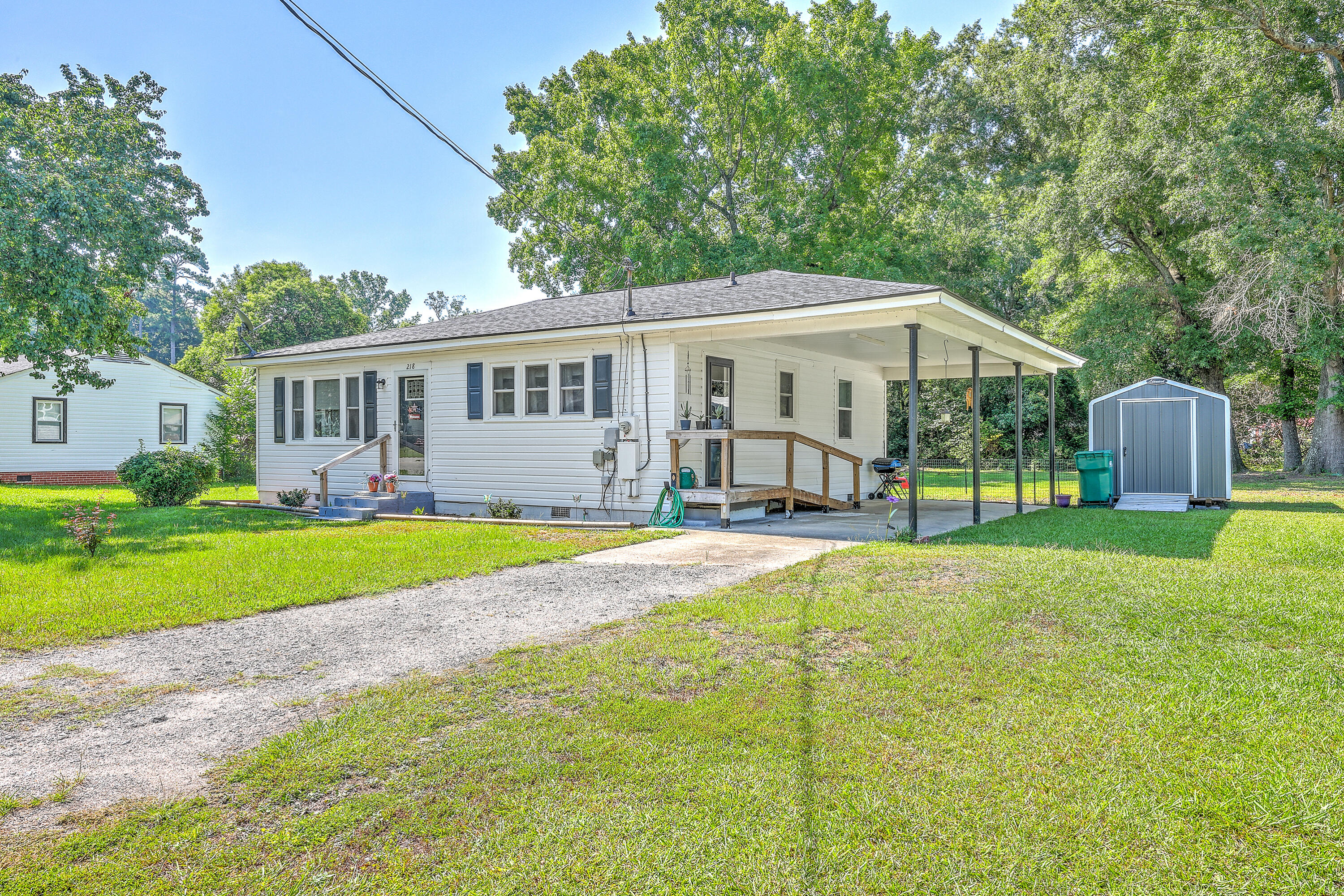 218 Breedin Street Manning, SC 29102 - Photo 3 of 31 ZYN_0078_79_80_81_82_83_84