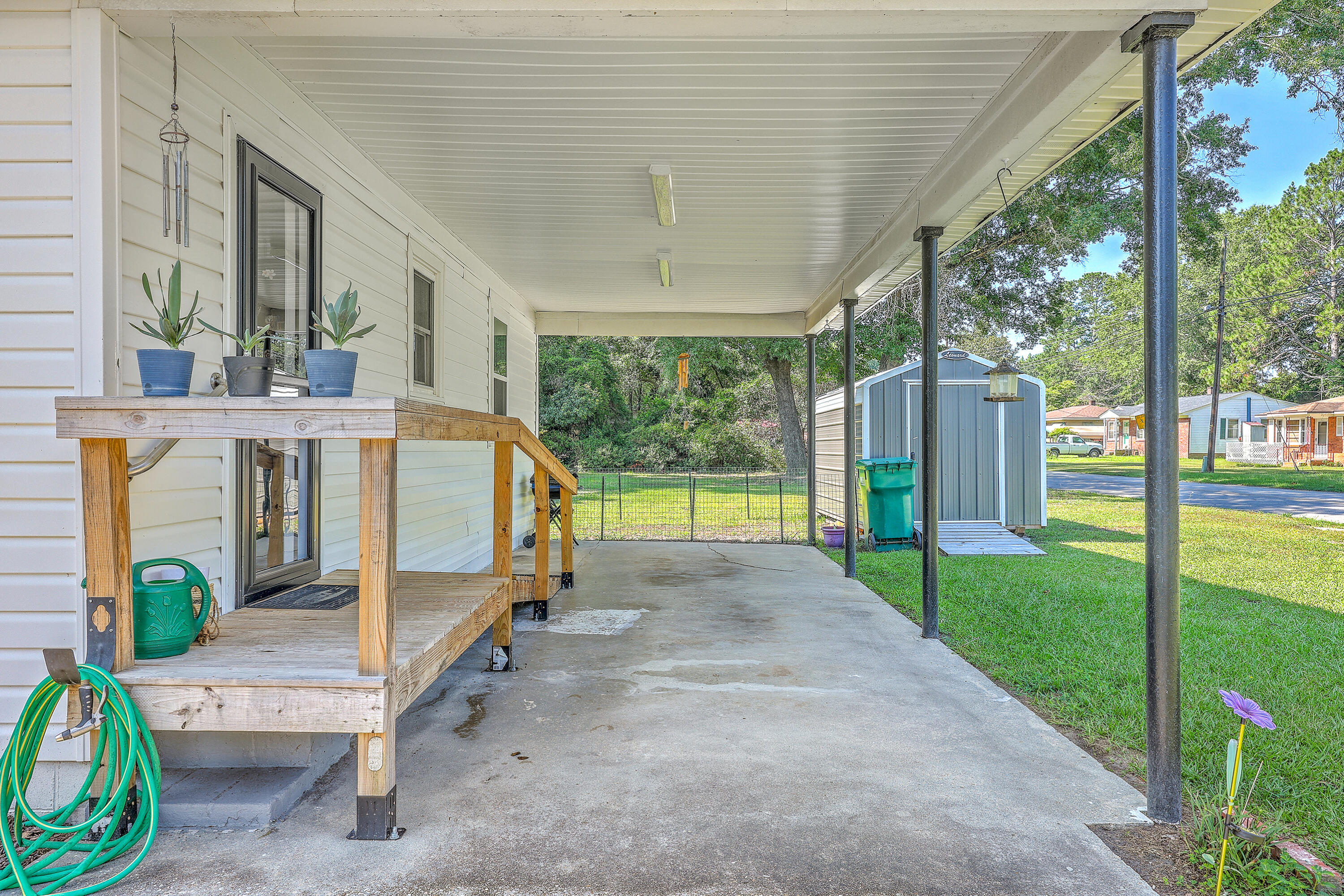 218 Breedin Street Manning, SC 29102 - Photo 4 of 31 ZYN_0085_86_87_88_89_90_91