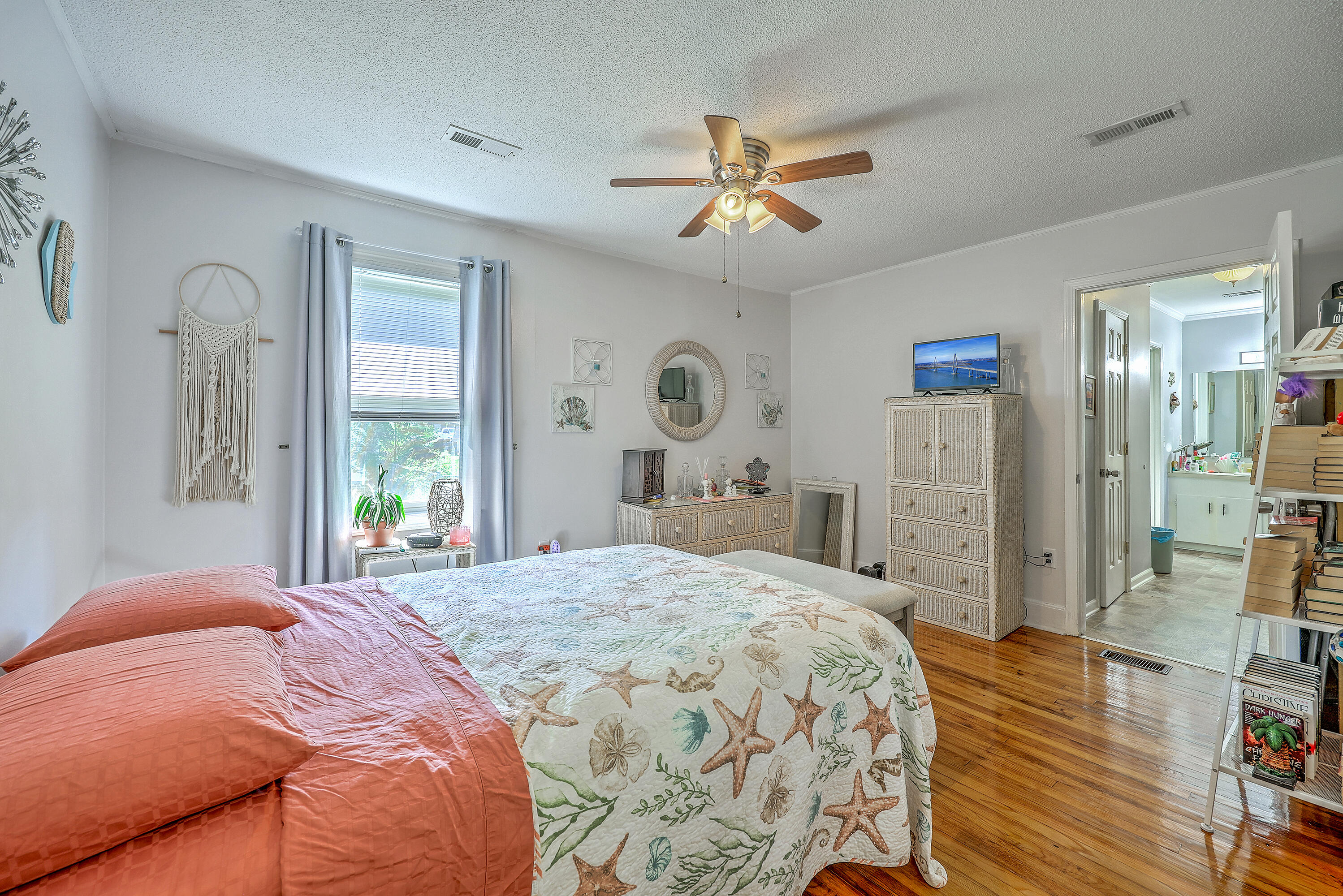 218 Breedin Street Manning, SC 29102 - Photo 10 of 31 ZYN_0127_28_29_30_31_32_33