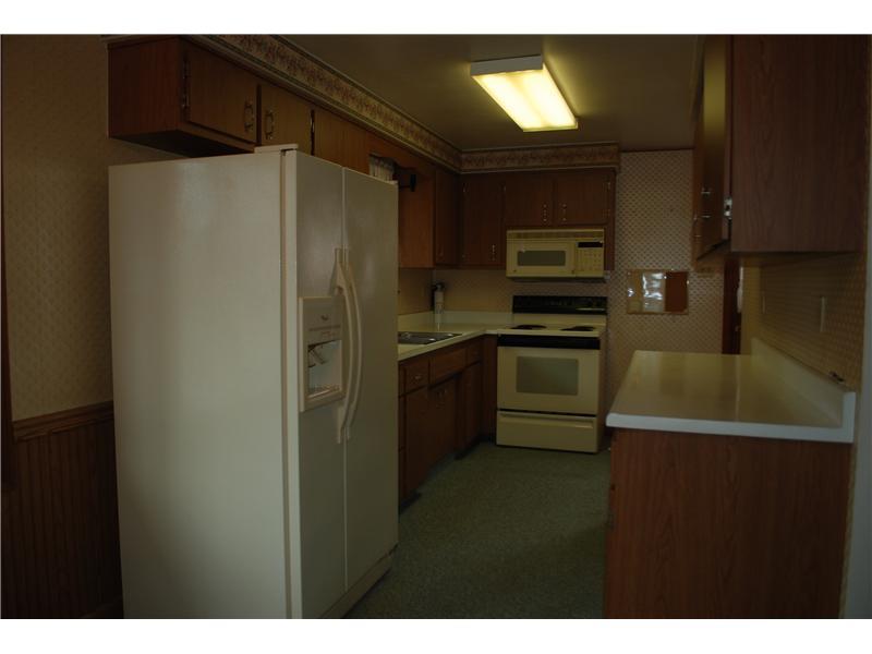 196 Stolze Road Burgettstown, PA 15021 - Photo 4 of 11 Kitchen.