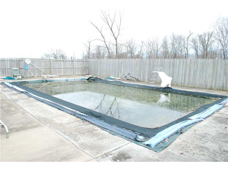 196 Stolze Road Burgettstown, PA 15021 - Photo 10 of 11 Swimming Pool/Hot Tub/Sauna.