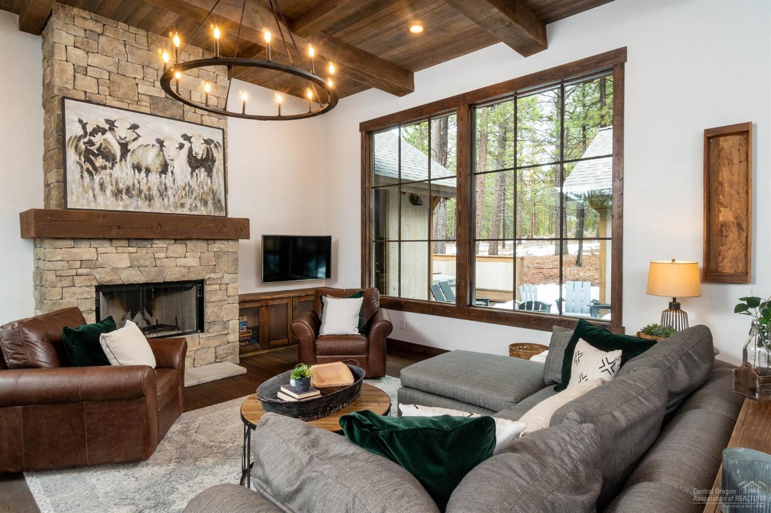 56587 Sunstone Loop Bend, OR 97707 - Photo 4 of 25 Gallery Image 4