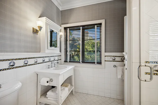 $4,799,000 | 528 Roslyn Road, Kenilworth, IL 60043