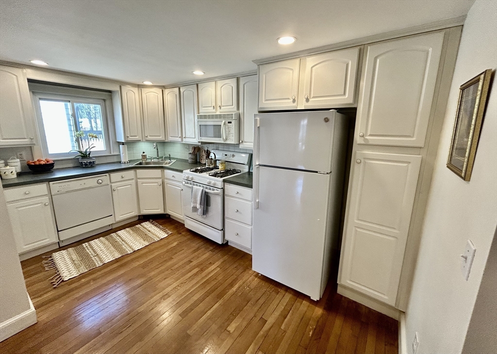 40 Hollywood Road Boston, MA 02132 - Photo 7 of 20 Gallery Image 7