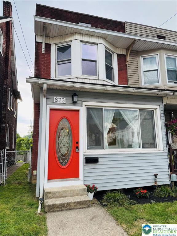 823 Spring Street Bethlehem, PA 18018 - Photo 2 of 39 a sign that is on the side of a building