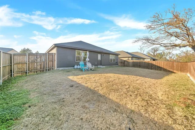 $2,350 | 2213 Pacific Avenue, Anna, TX 75409