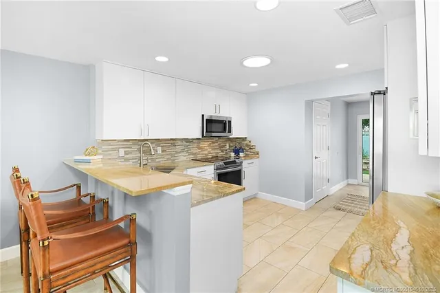 $335,000 | 159 Southeast Sailfish Lane, Stuart, FL 34996