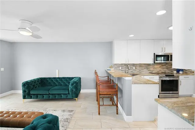 $335,000 | 159 Southeast Sailfish Lane, Stuart, FL 34996