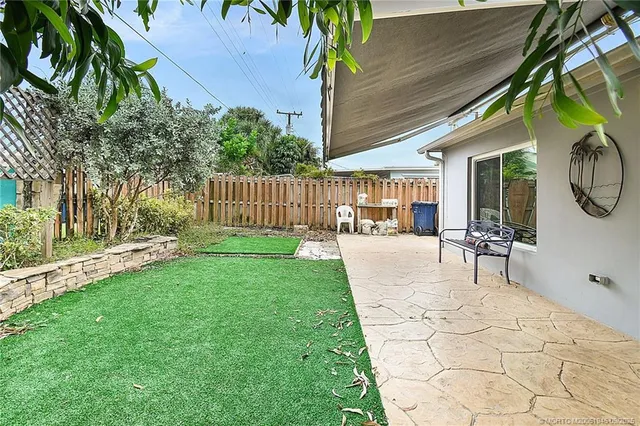 $335,000 | 159 Southeast Sailfish Lane, Stuart, FL 34996