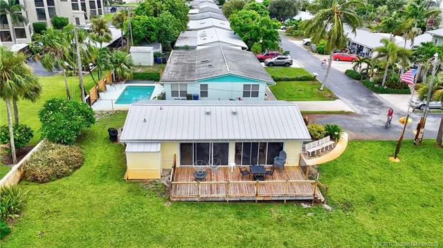 $335,000 | 159 Southeast Sailfish Lane, Stuart, FL 34996