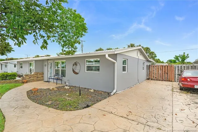 $335,000 | 159 Southeast Sailfish Lane, Stuart, FL 34996