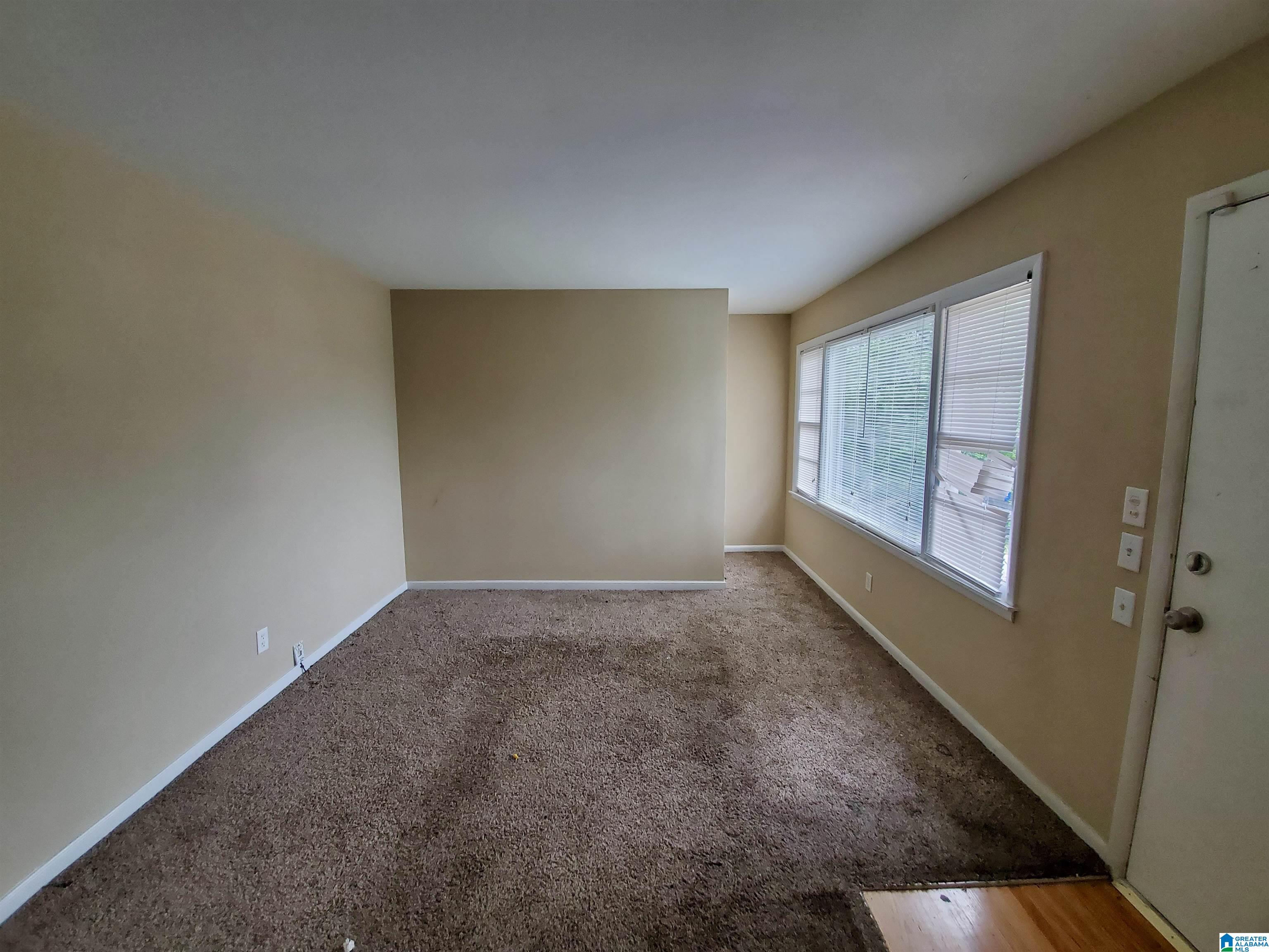 512 19th Terrace Northeast Center Point, AL 35215 - Photo 4 of 27