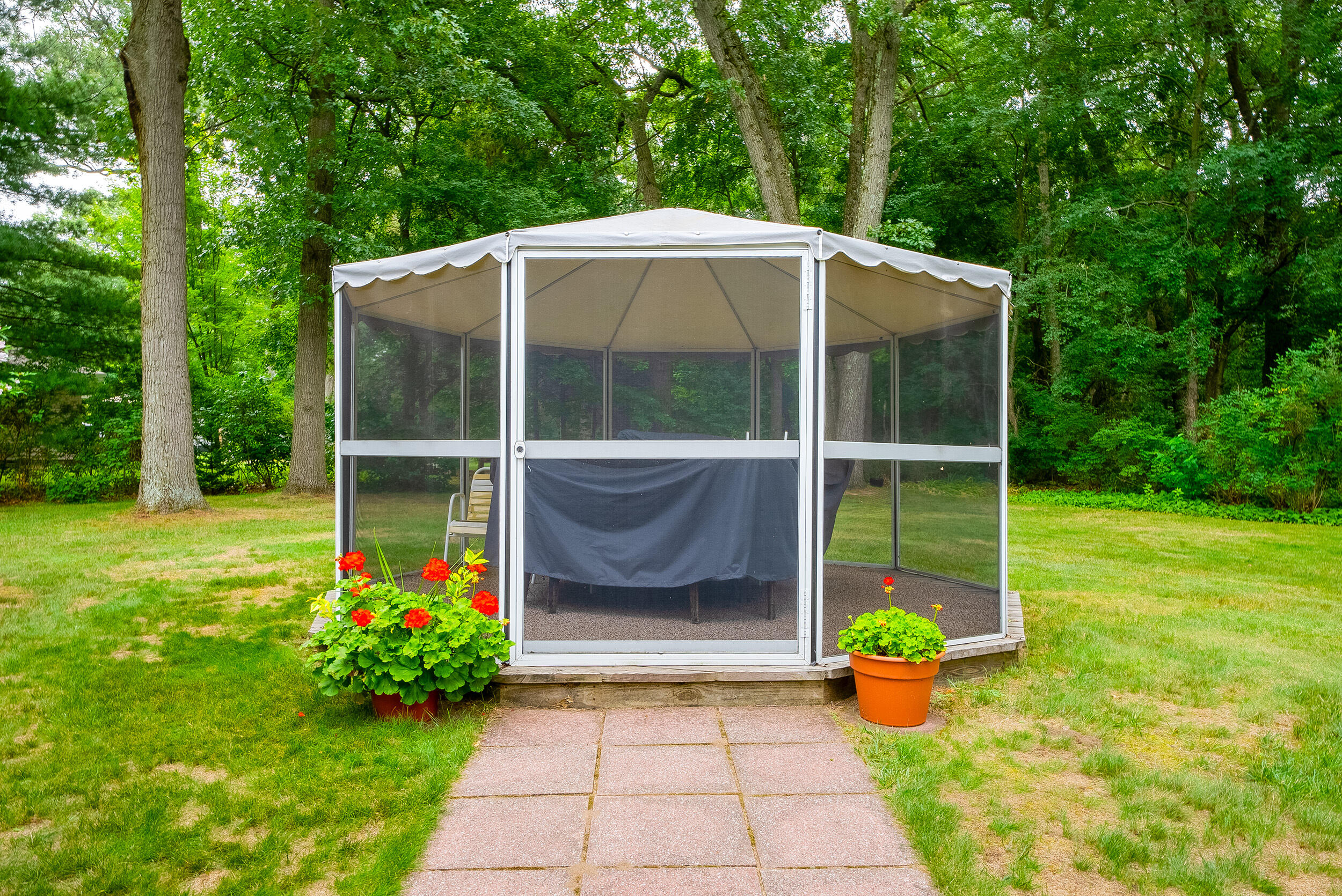 1301 Becker Road Muskegon, MI 49445 - Photo 11 of 27 11. Gazebo