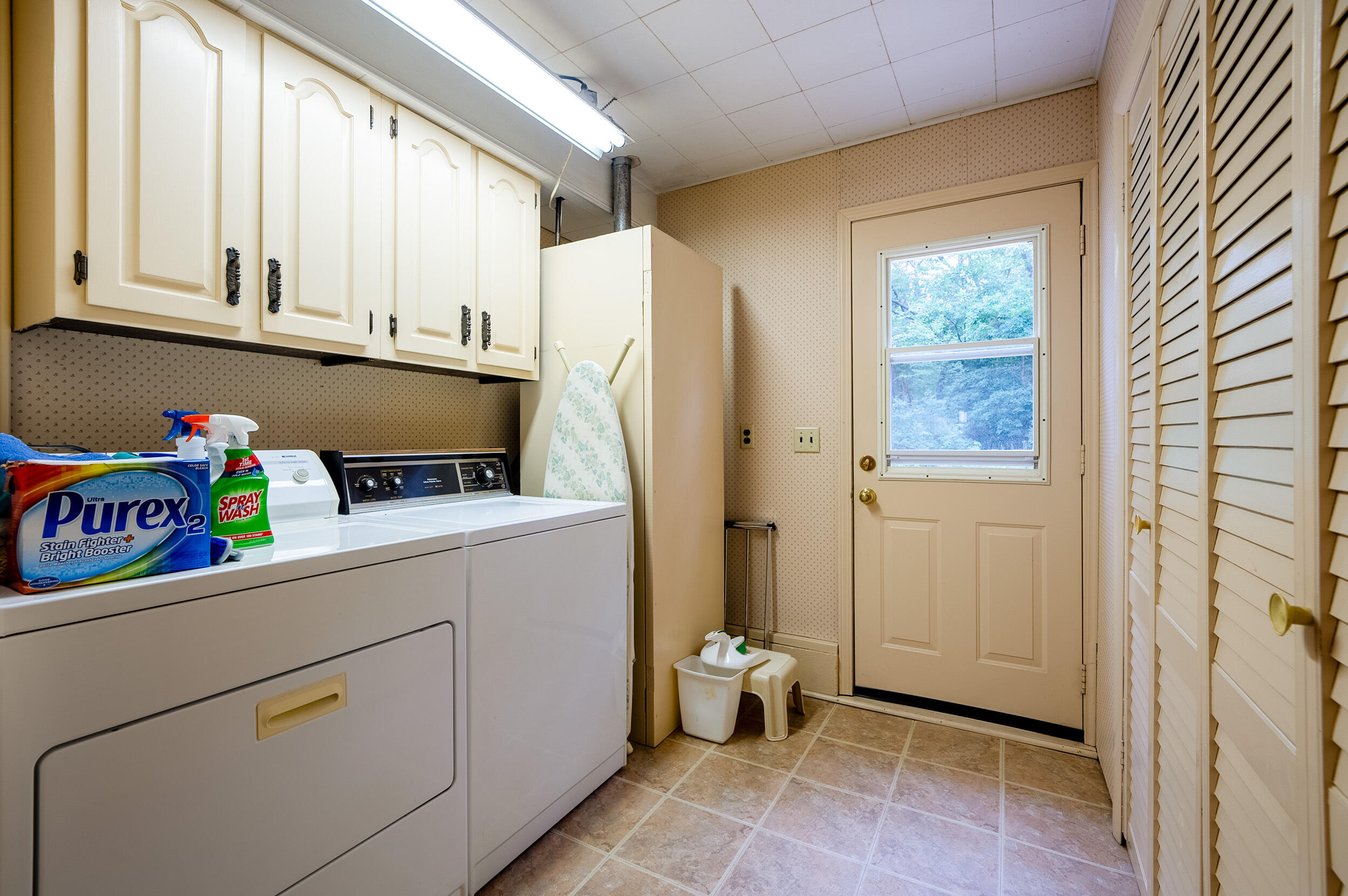 1301 Becker Road Muskegon, MI 49445 - Photo 12 of 27 13. Entry 1
