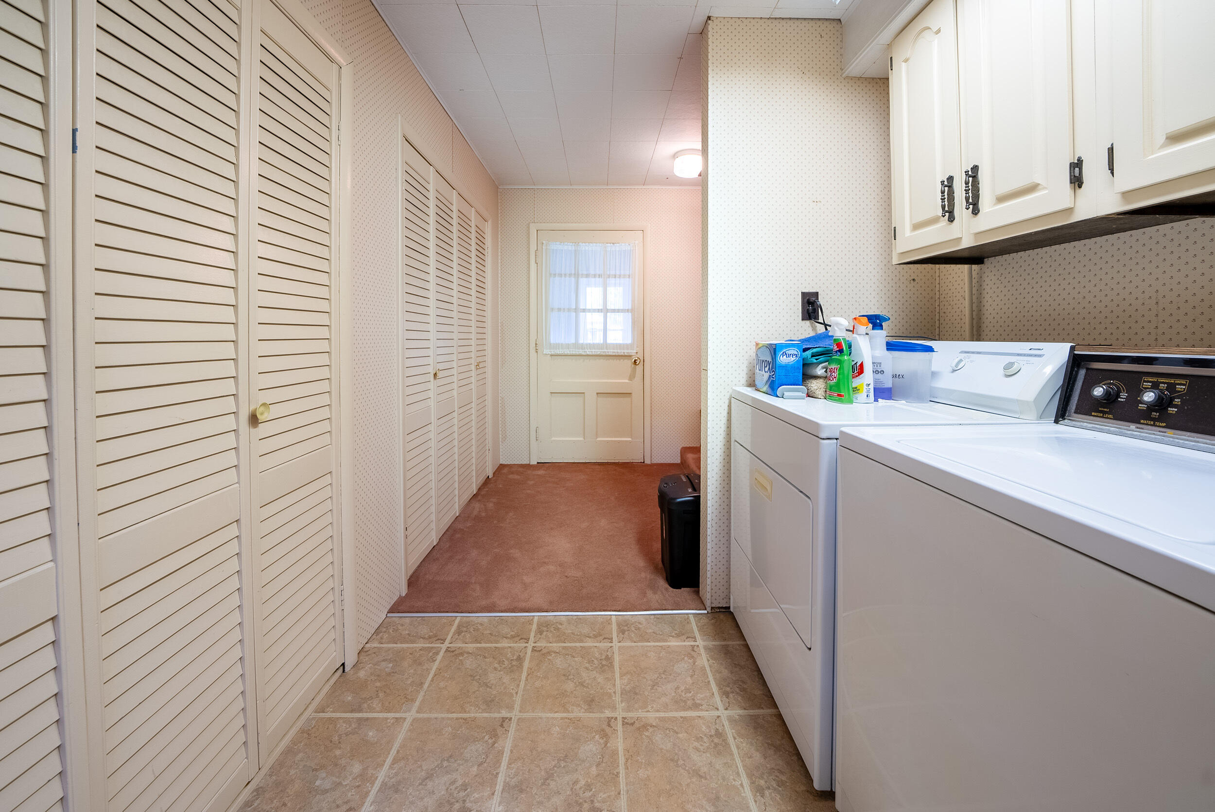 1301 Becker Road Muskegon, MI 49445 - Photo 13 of 27 14. Entry 2