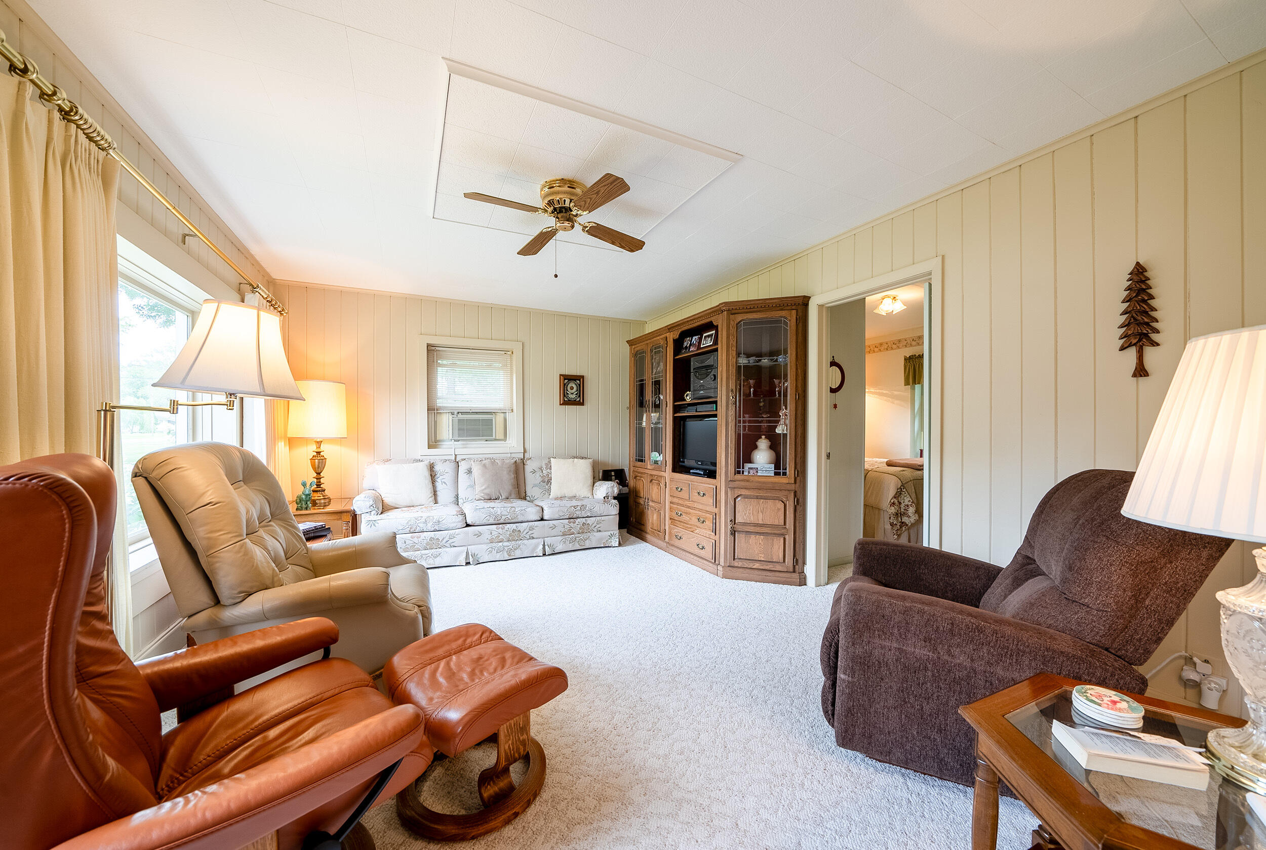 1301 Becker Road Muskegon, MI 49445 - Photo 23 of 27 24. Living Room 1