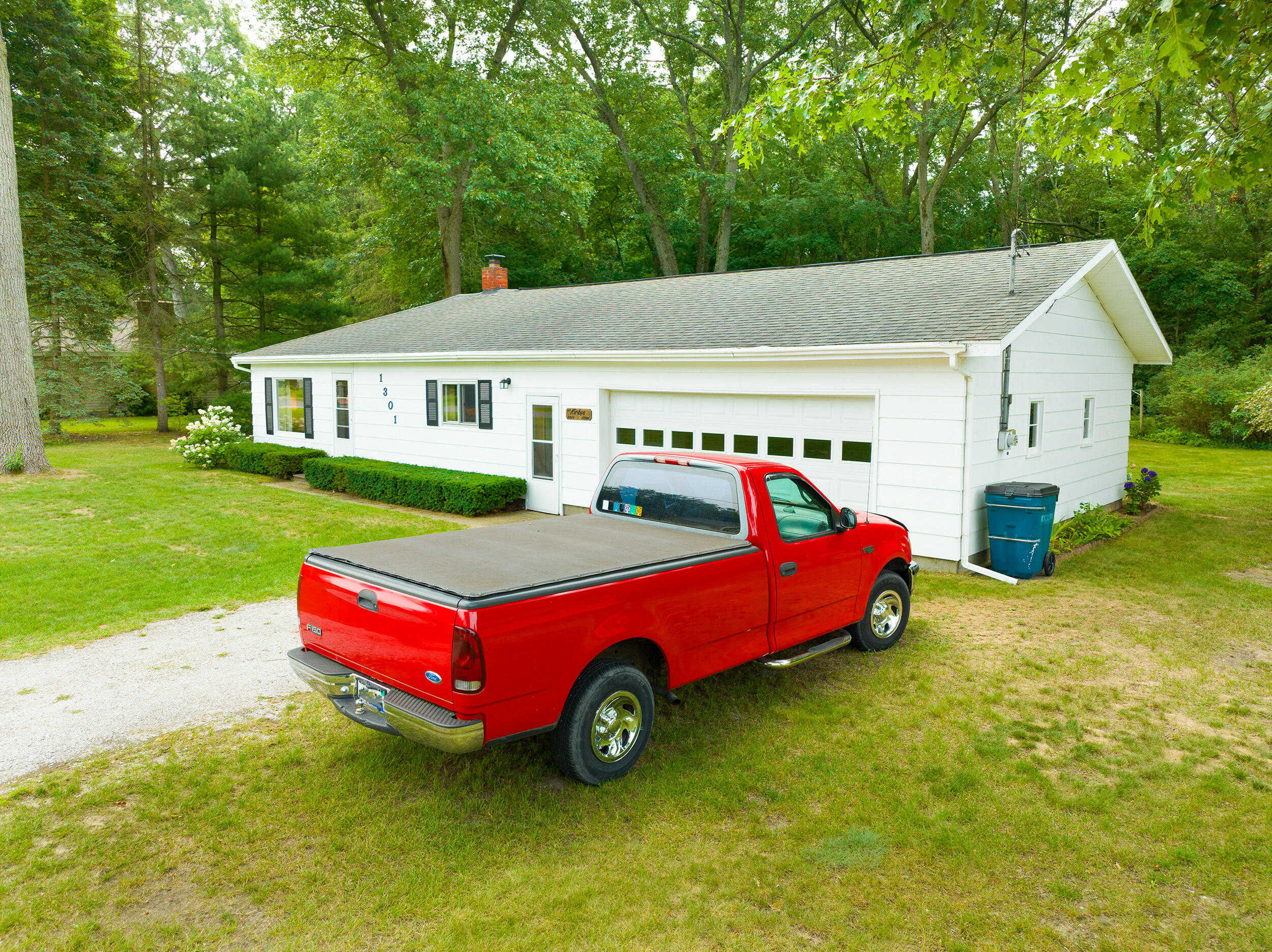 1301 Becker Road Muskegon, MI 49445 - Photo 4 of 27 4. Ext. Front - Left Corner