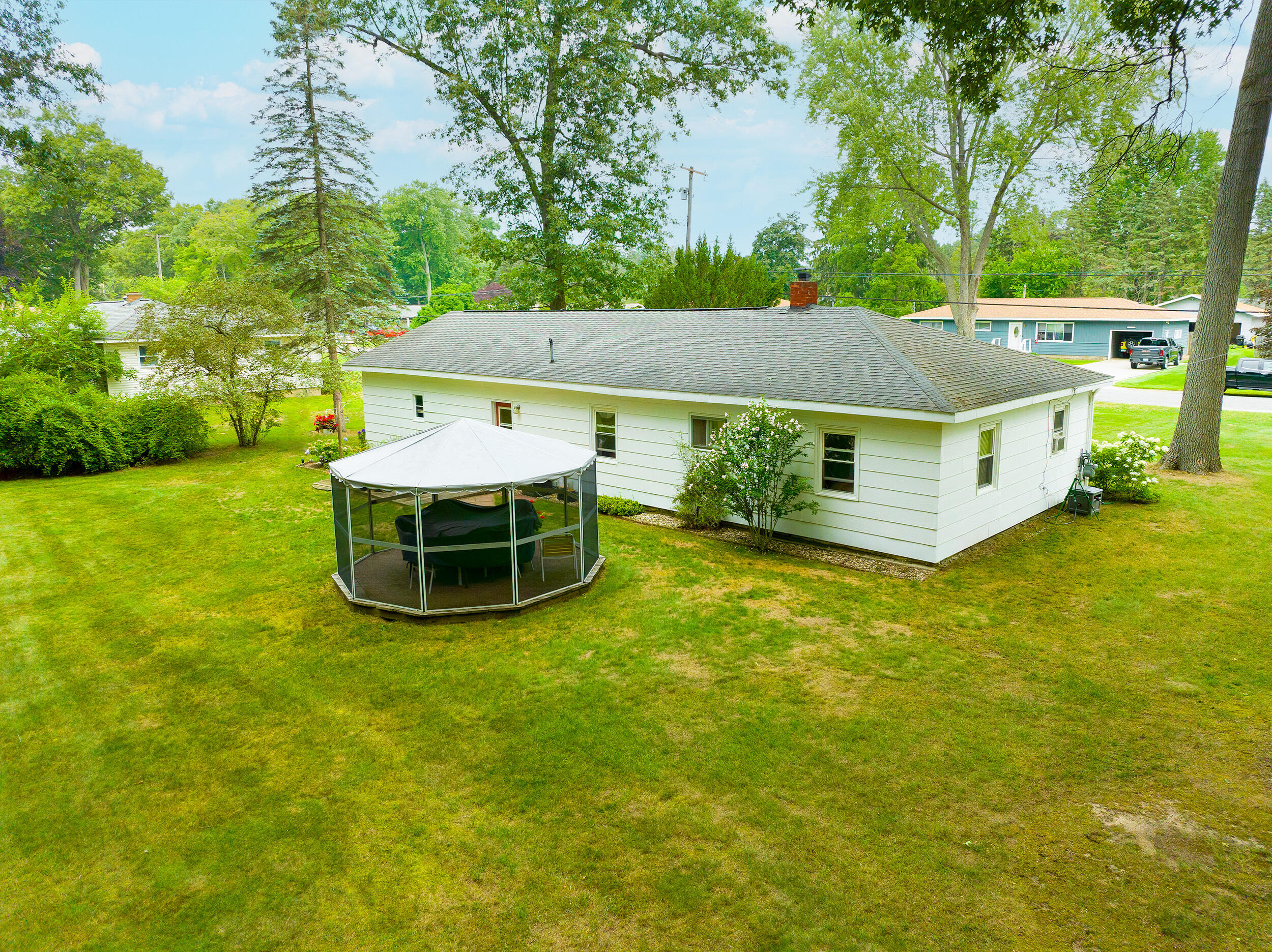 1301 Becker Road Muskegon, MI 49445 - Photo 7 of 27 7. Ext. Rear - Right Corner