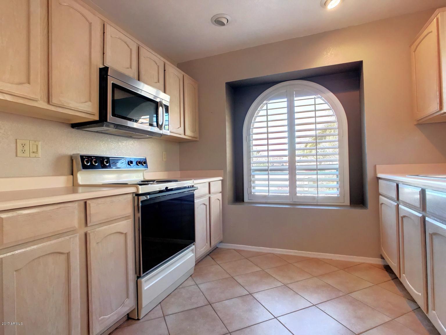 3015 East Amber Ridge Way Phoenix, AZ 85048 - Photo 8 of 34 Kitchen 3