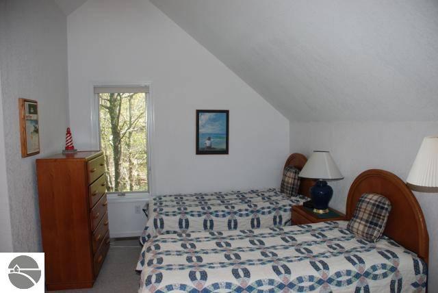 805 Sylvan Road Frankfort, MI 49635 - Photo 16 of 24 1734925-15.JPG