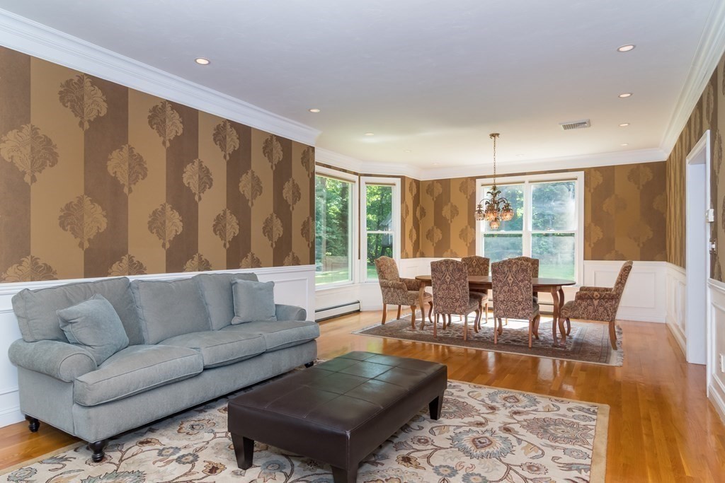 135 Whitewood Road Westwood, MA 02090 - Photo 7 of 39 Gallery Image 7