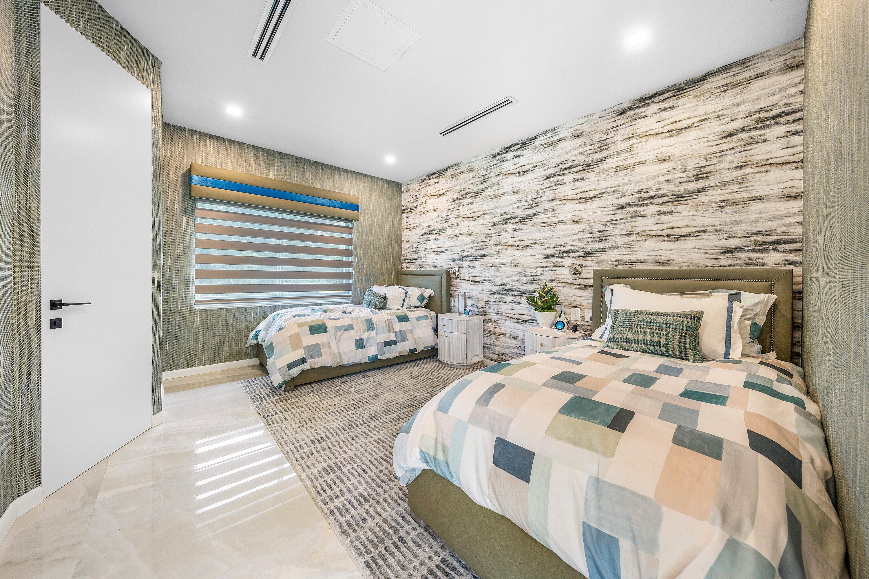 6641 Giralda Circle Boca Raton, FL 33433 - Photo 40 of 116 a bedroom with double bed and a window