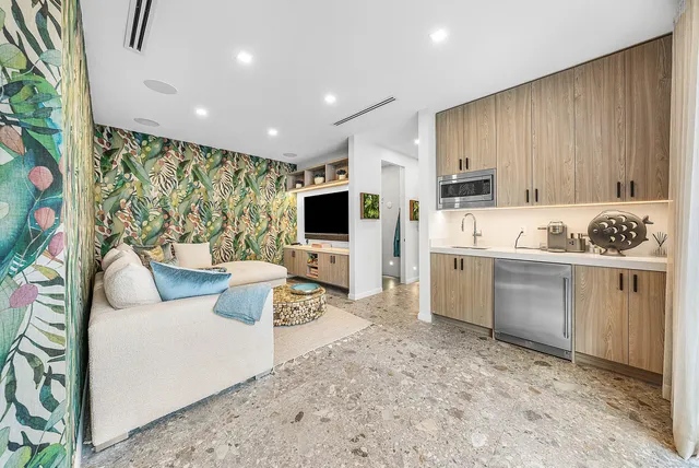 $5,990,000 | 6641 Giralda Circle, Boca Raton, FL 33433