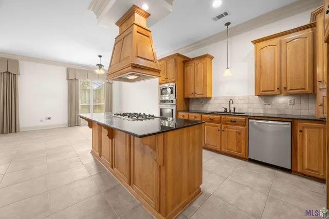 $549,000 | 1601 Ruelle De Grace Drive, Baton Rouge, LA 70810