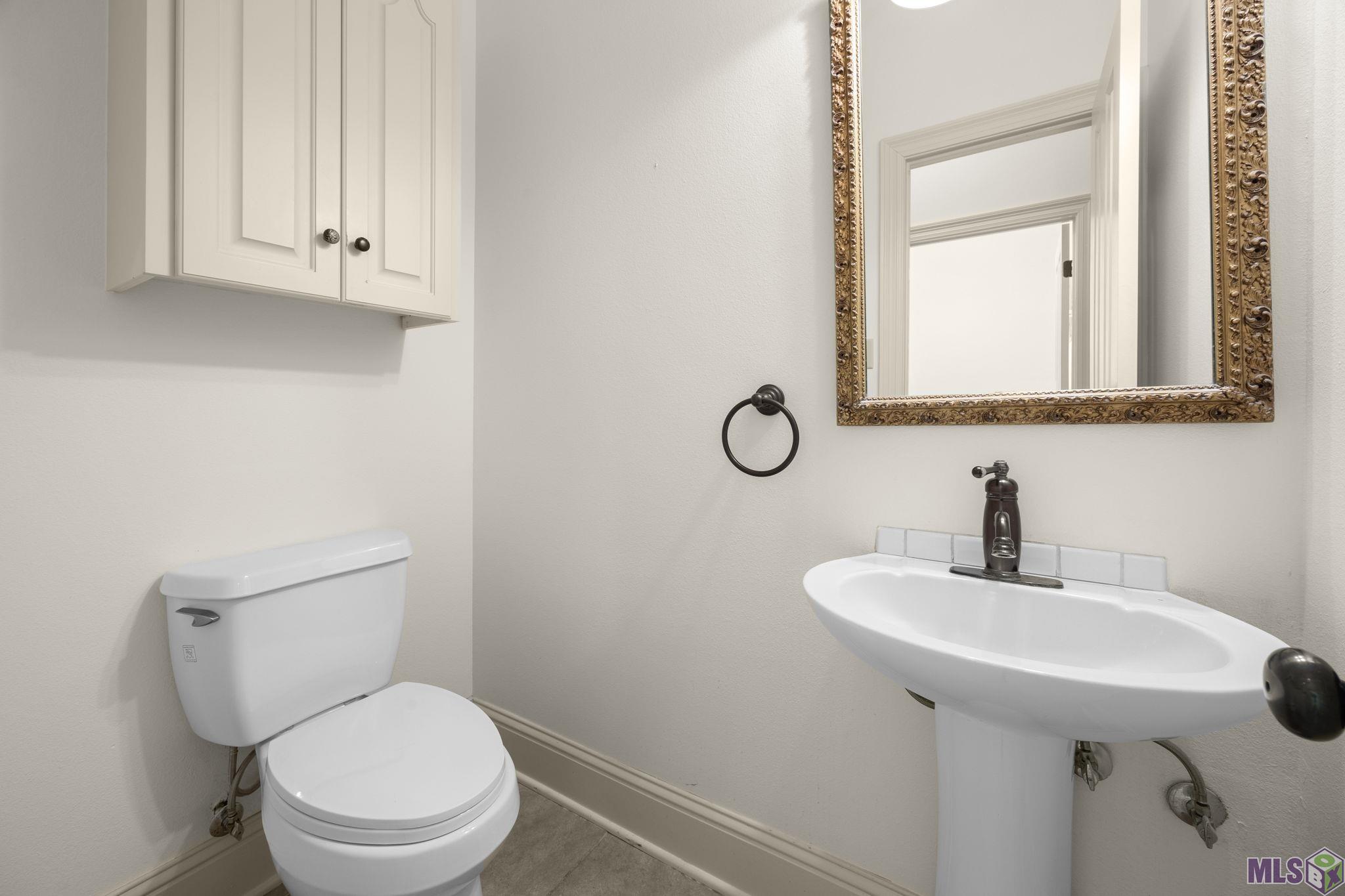 1601 Ruelle De Grace Drive Baton Rouge, LA 70810 - Photo 23 of 45 Powder Room